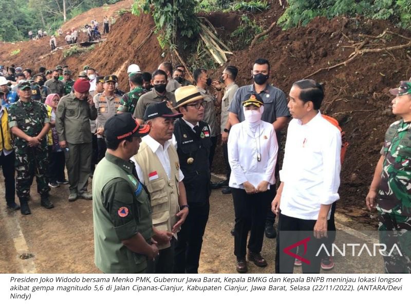 Presiden Minta Dahulukan Evakuasi Korban Gempa Cianjur